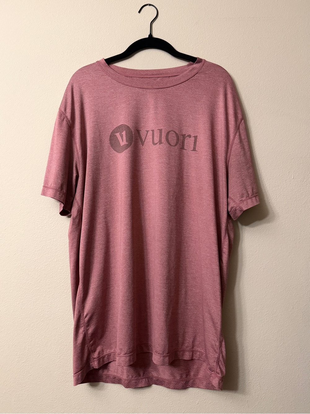 Vuori Men's XL Heather Mauve Performance Tech Tee